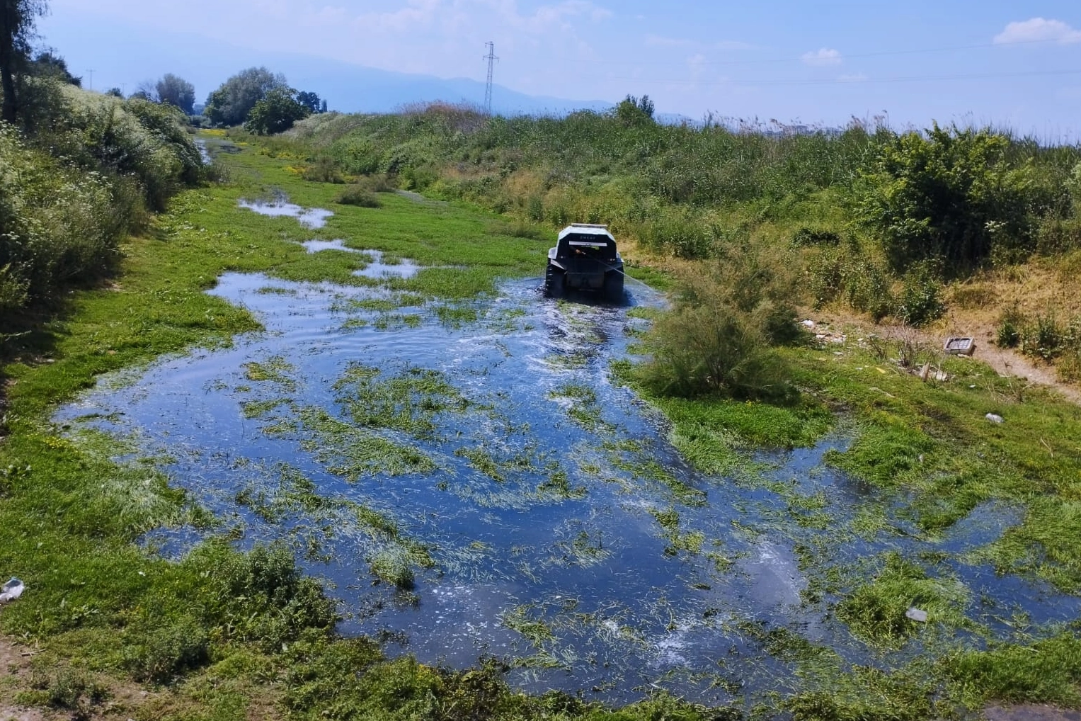 Bursa'da sinekle mücadele tüm hızıyla sürüyor