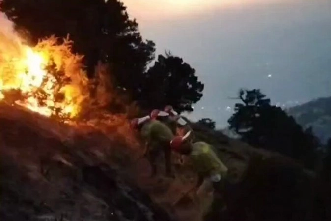 Denizli Pamukkale’deki orman yangını büyük ölçüde kontrol altında