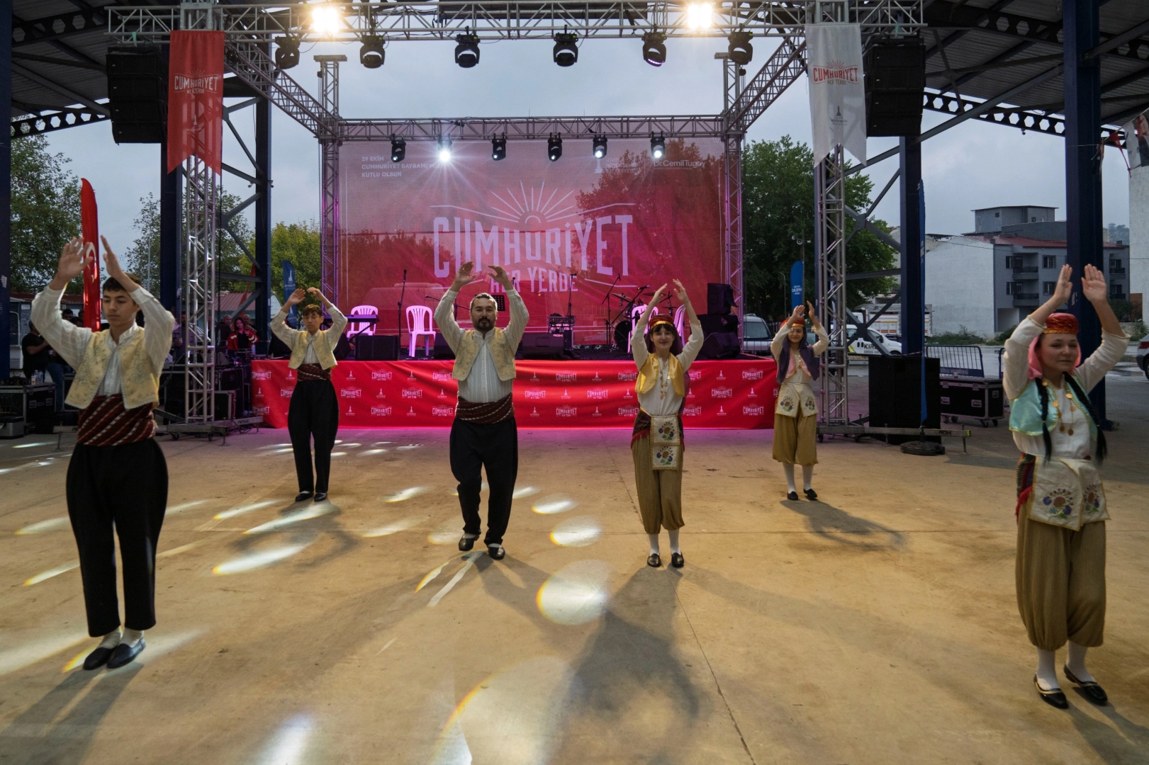 İzmir'de Cumhuriyet coşkusu Kiraz’da