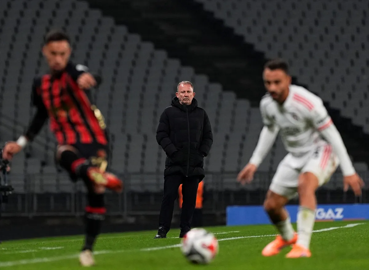 Sergen Yalçın'dan maç sonu sert eleştiri