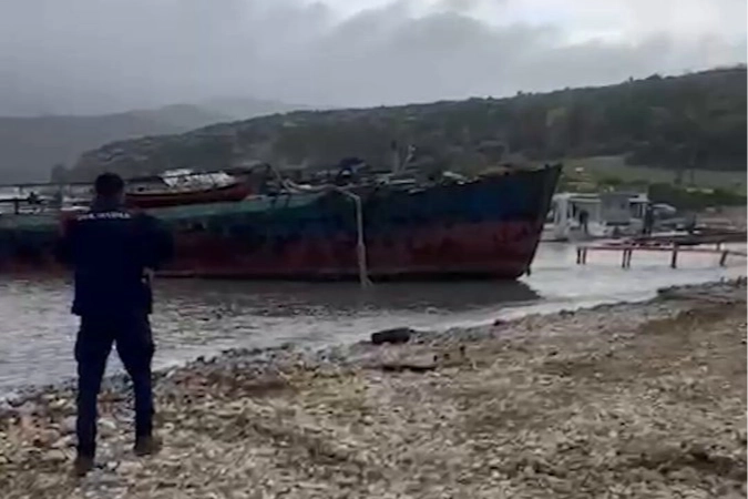 Urla sahilinde izinsiz gemi sökümüne 2 milyon TL ceza