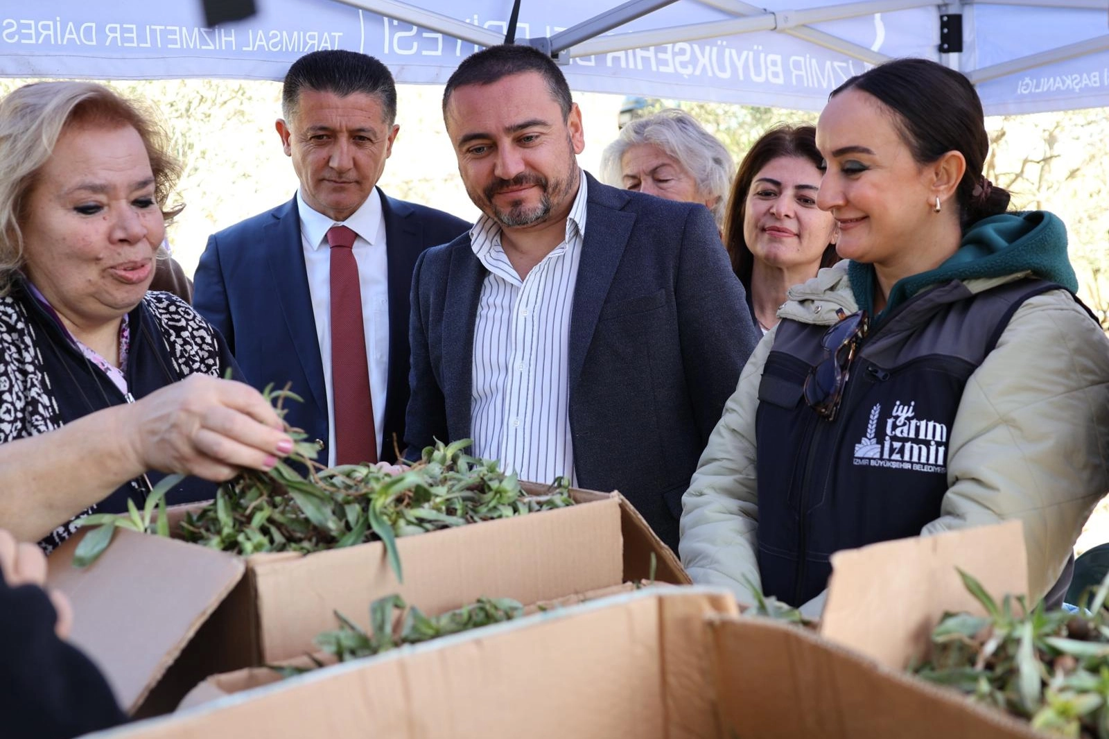 Menderesli kadınlara salep desteği