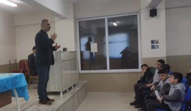 Bitlis Tatvan’da ‘başarıda arkadaş seçimi’ konferansı