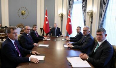  Cumhurbaşkanı Erdoğan, KKTC Başbakanı Üstel’i kabul etti