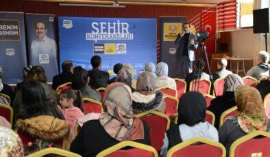 Konya’da ‘Şehir Konferansları’ sürüyor