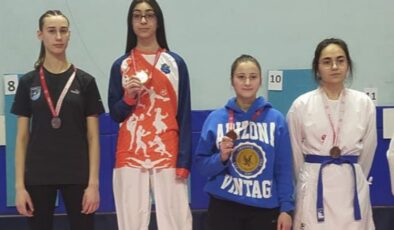Okul Sporları’nda Çayırova’ya karatede 20 madalya