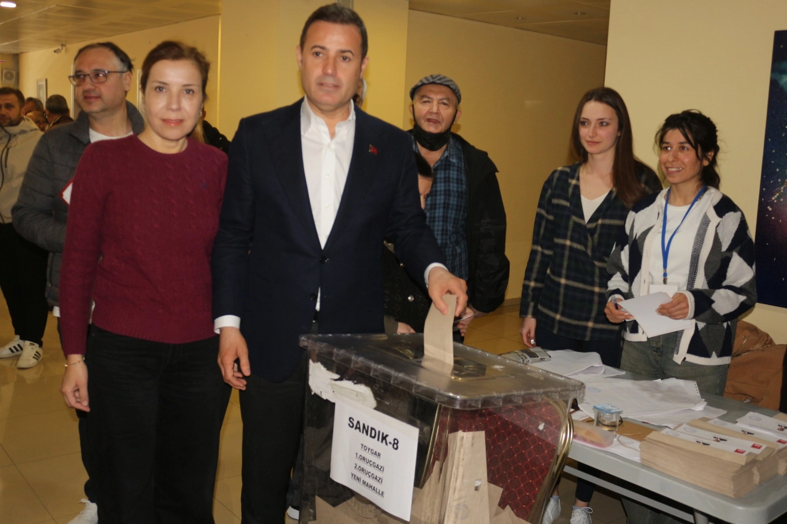 Balıkesir Büyükşehir Belediye Başkanı Ahmet Akın ve eşi Arbil Akın,