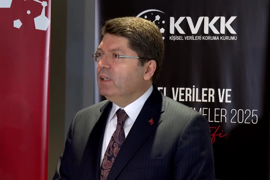 Adalet Bakanı Yılmaz Tunç, İBB’ye yönelik operasyonlar sonrası gerçekleşen eylemlerde