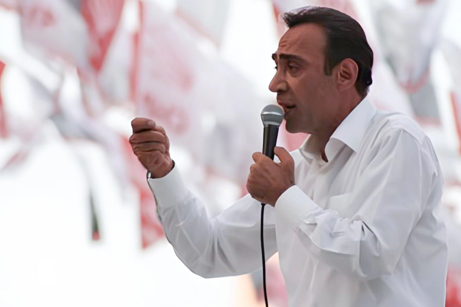CHP’de topladığı 97 imzayı 5 dakika geç teslim ettiği için